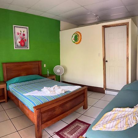 Oasis The Traveler Hostel Lanquin Ngoại thất bức ảnh