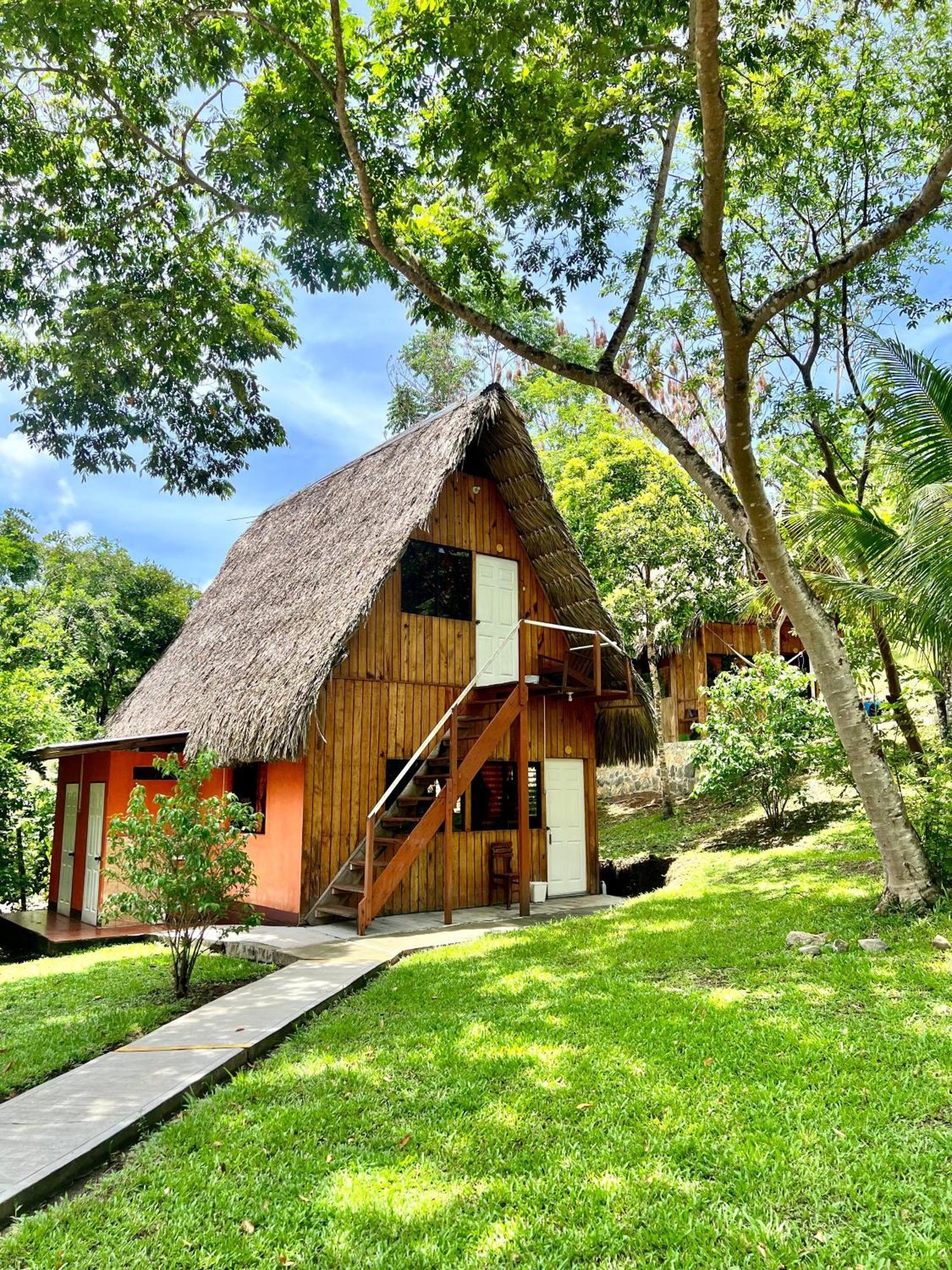 Oasis The Traveler Hostel Lanquin Ngoại thất bức ảnh