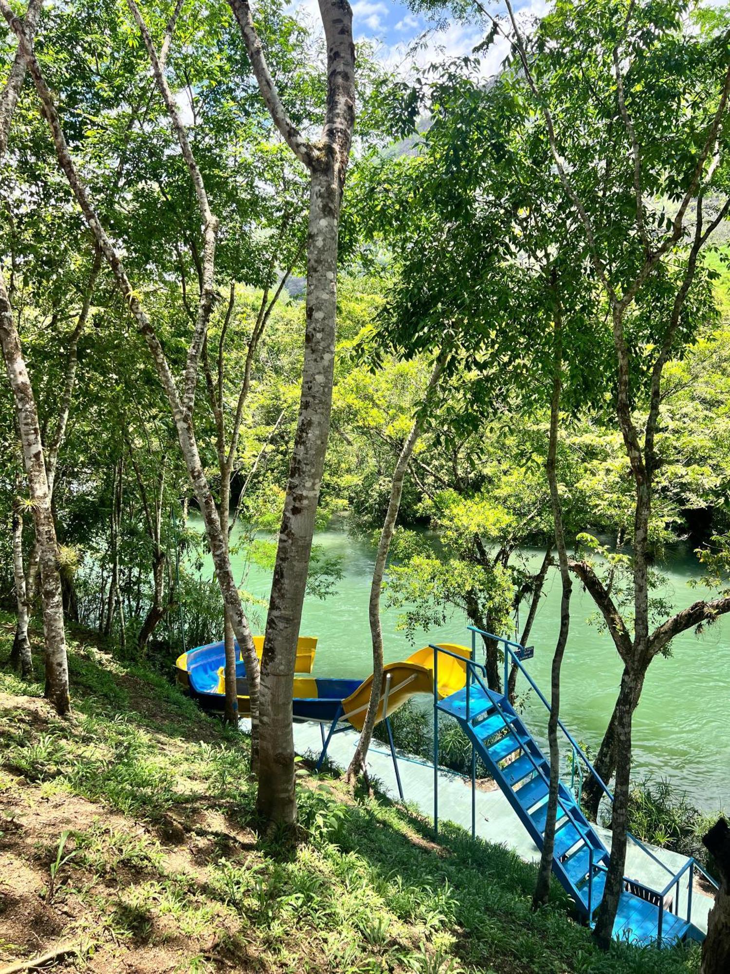 Oasis The Traveler Hostel Lanquin Ngoại thất bức ảnh