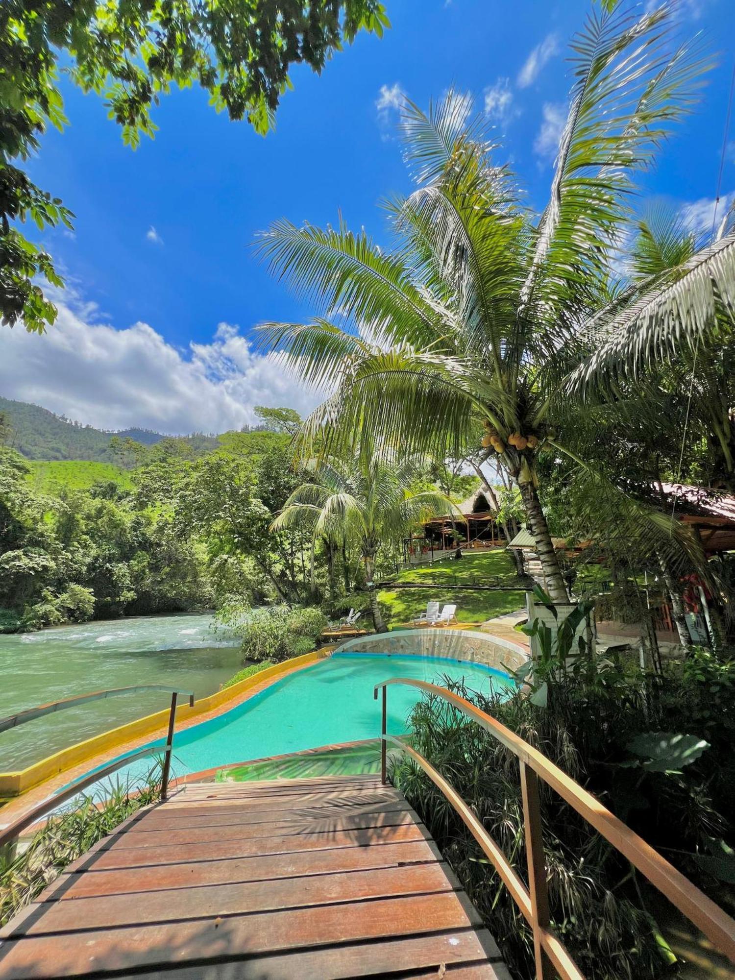 Oasis The Traveler Hostel Lanquin Ngoại thất bức ảnh
