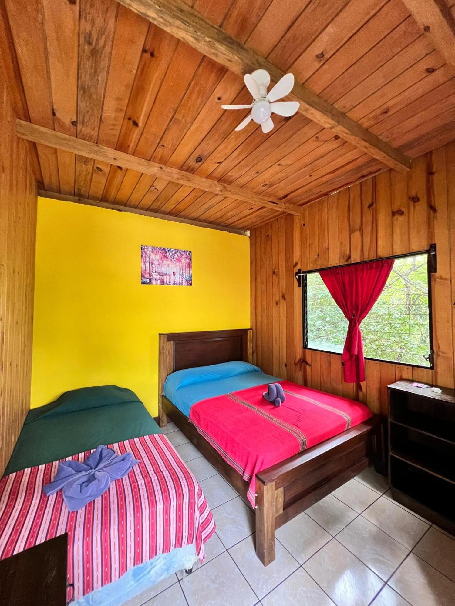 Oasis The Traveler Hostel Lanquin Ngoại thất bức ảnh