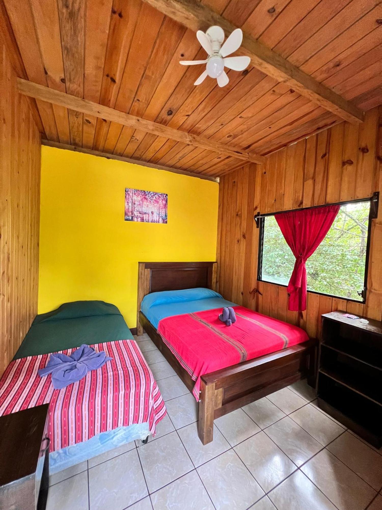Oasis The Traveler Hostel Lanquin Ngoại thất bức ảnh