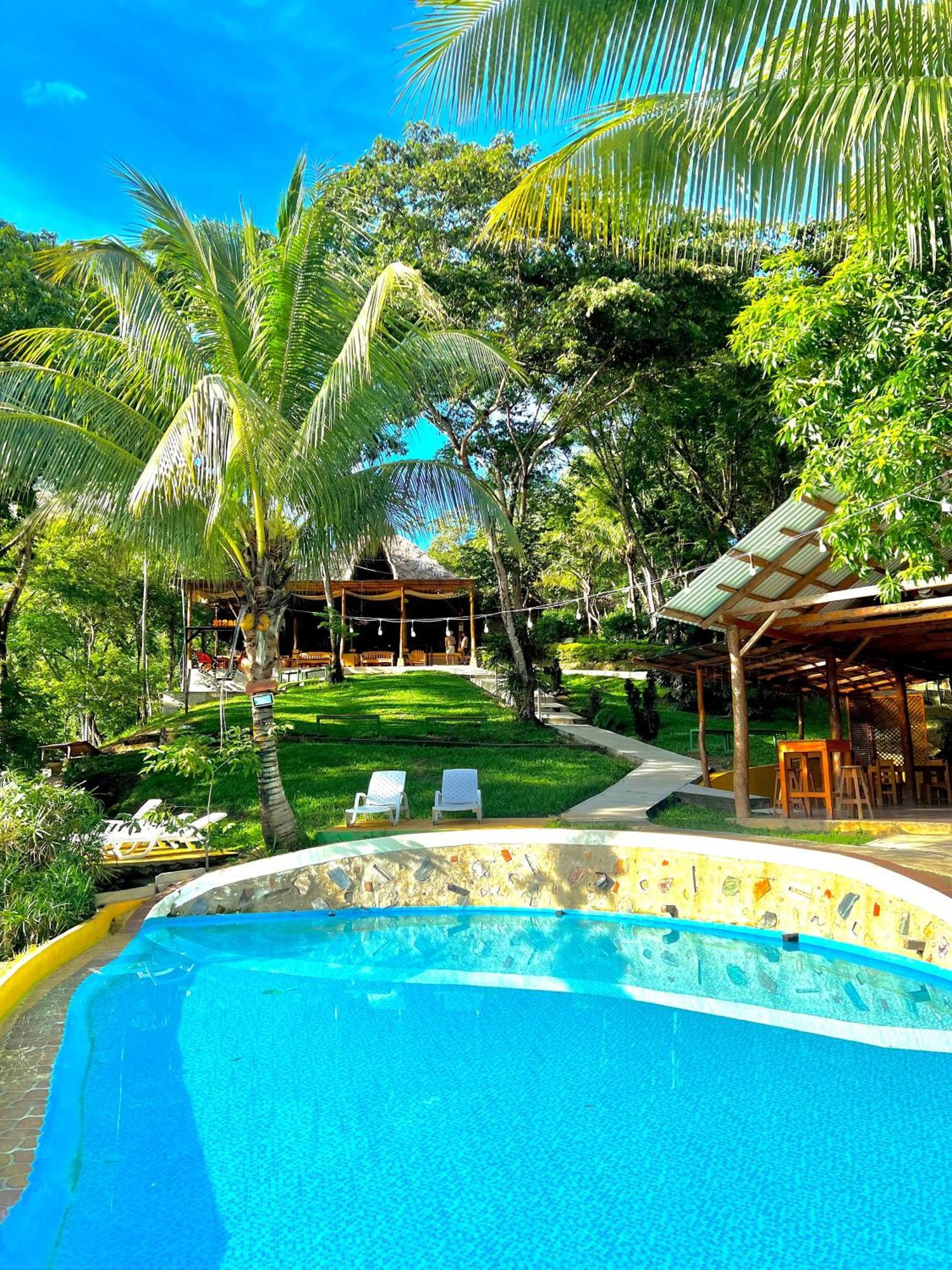 Oasis The Traveler Hostel Lanquin Ngoại thất bức ảnh
