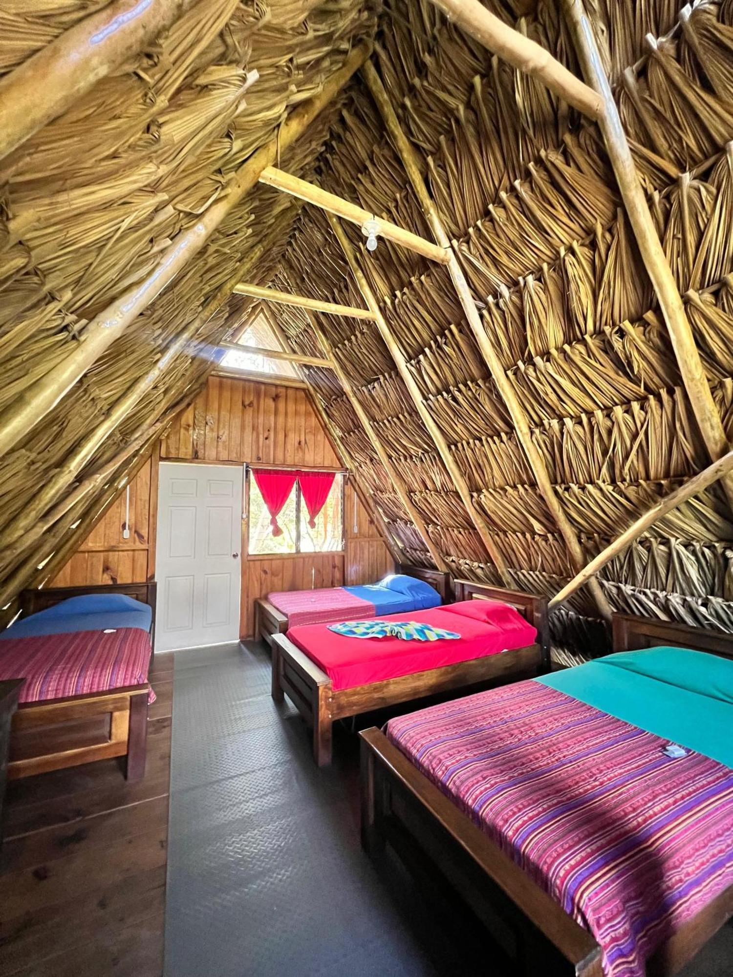 Oasis The Traveler Hostel Lanquin Ngoại thất bức ảnh