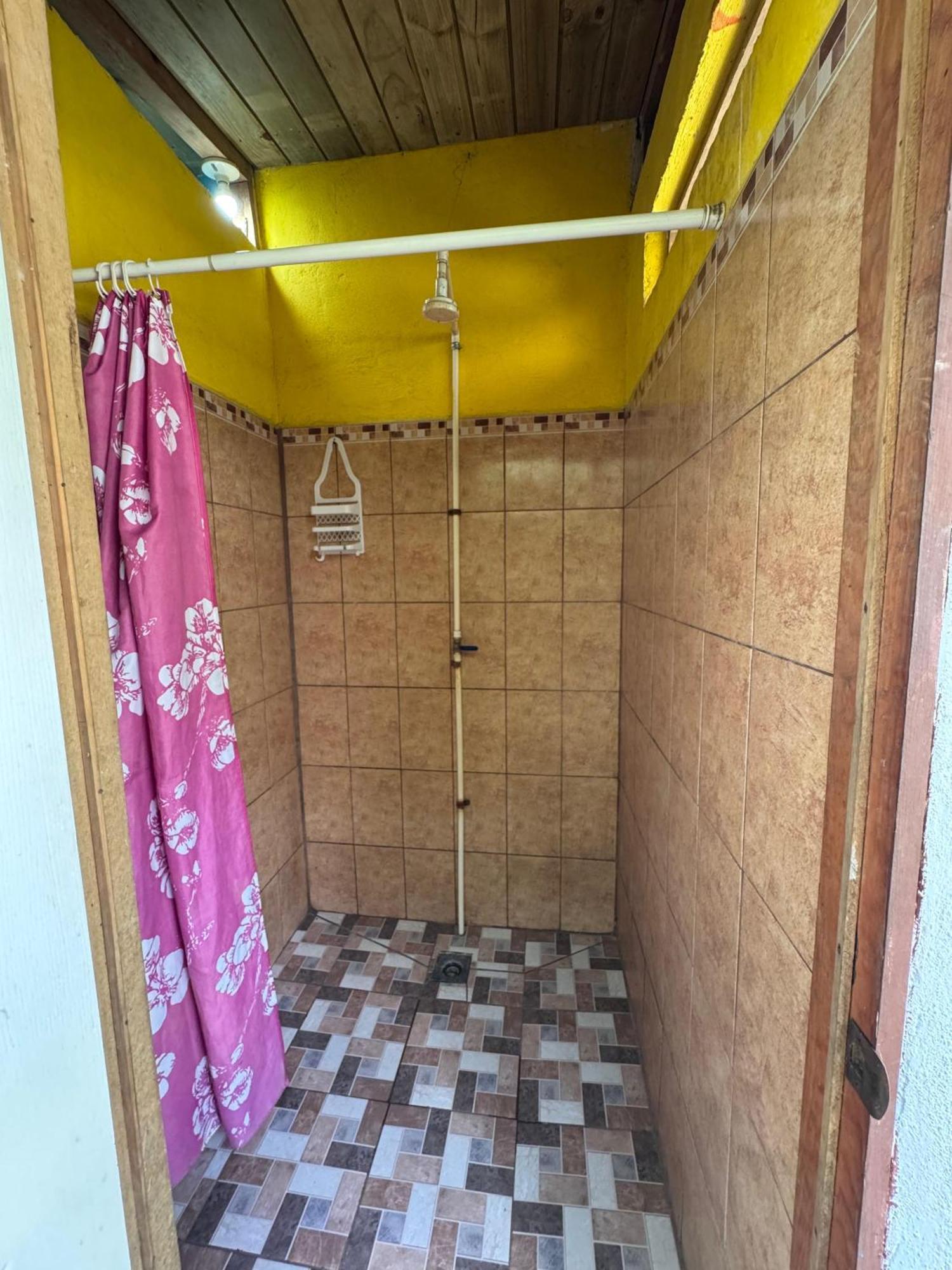 Oasis The Traveler Hostel Lanquin Ngoại thất bức ảnh