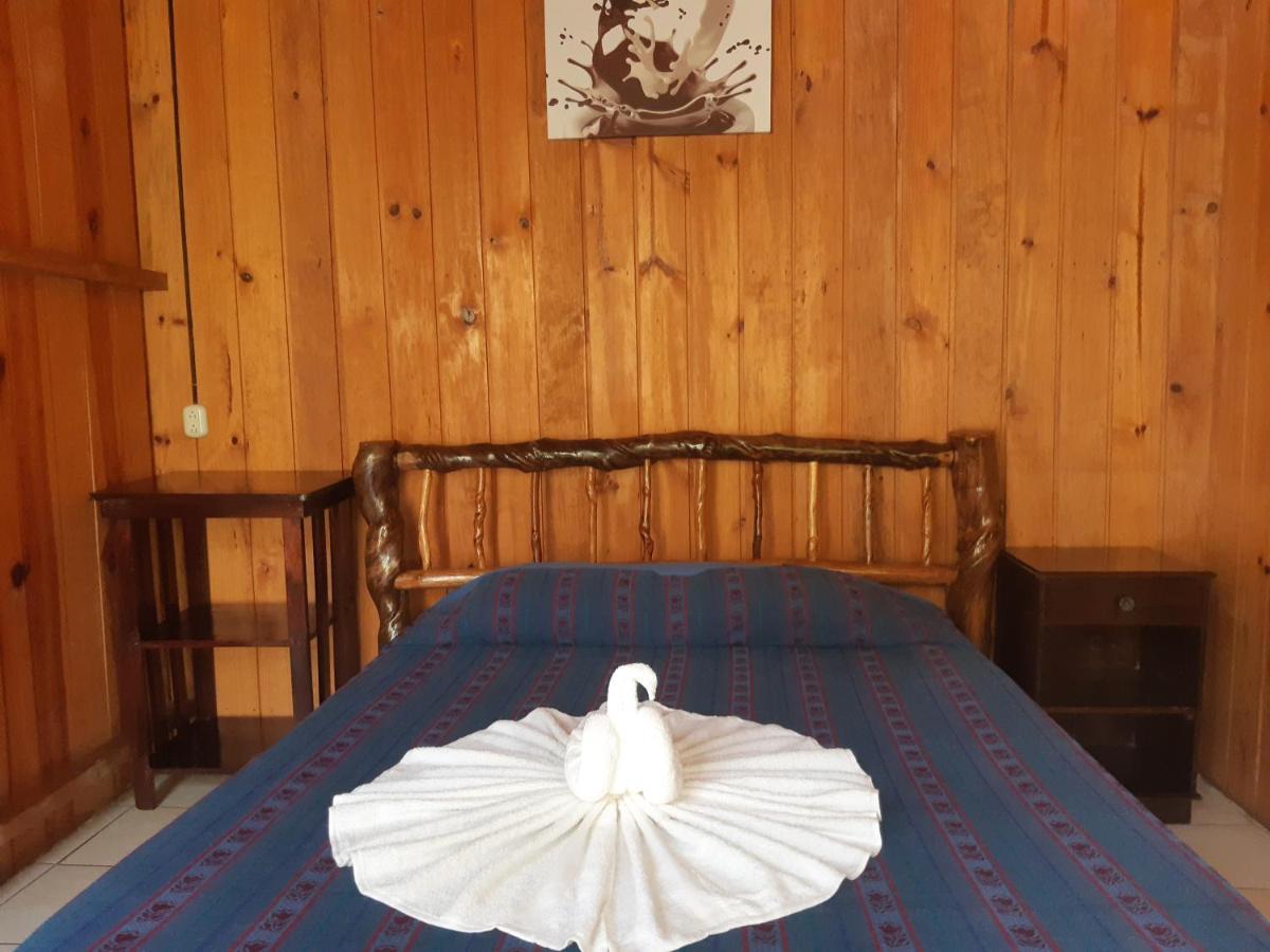 Oasis The Traveler Hostel Lanquin Ngoại thất bức ảnh